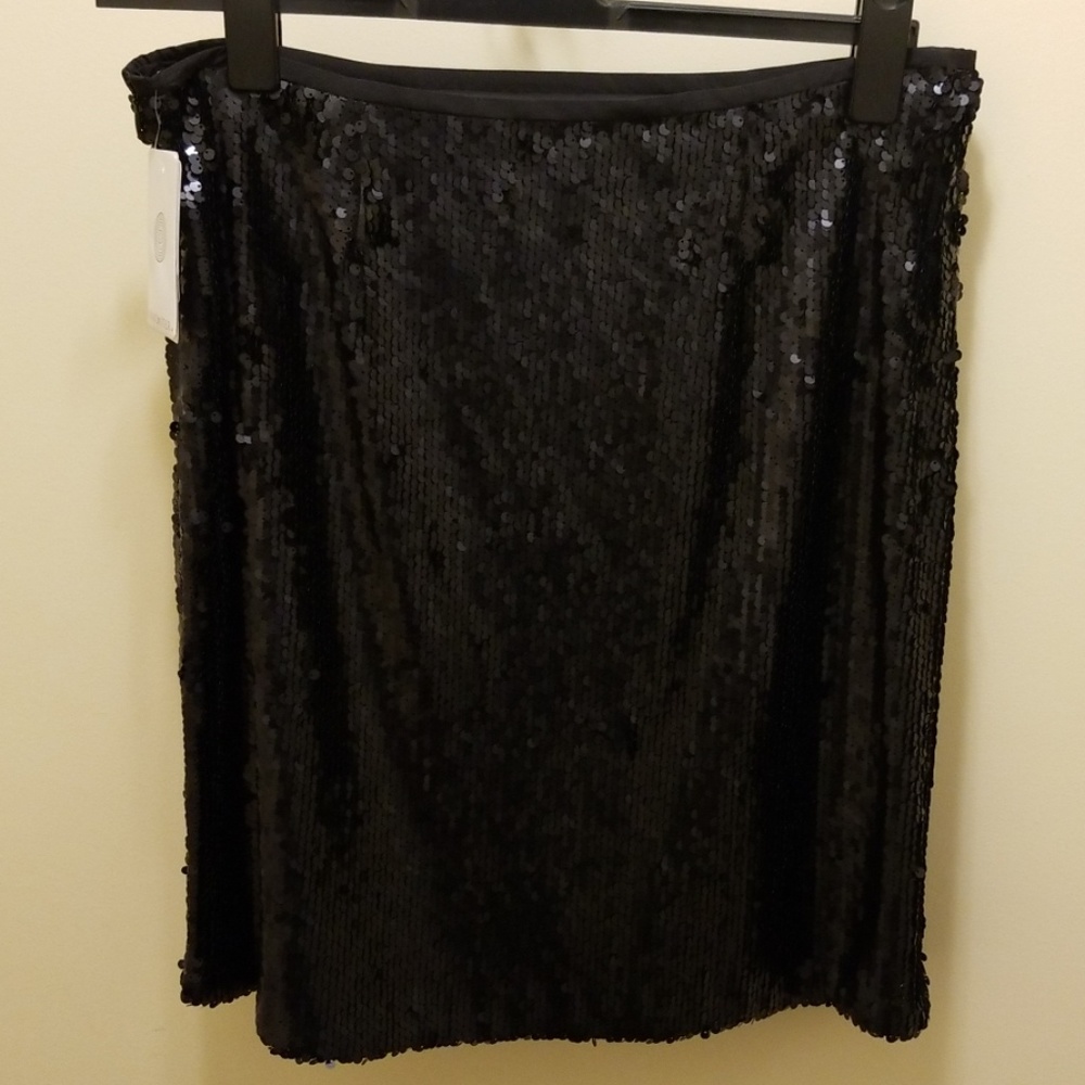 Doncaster black. Sequin short skirt